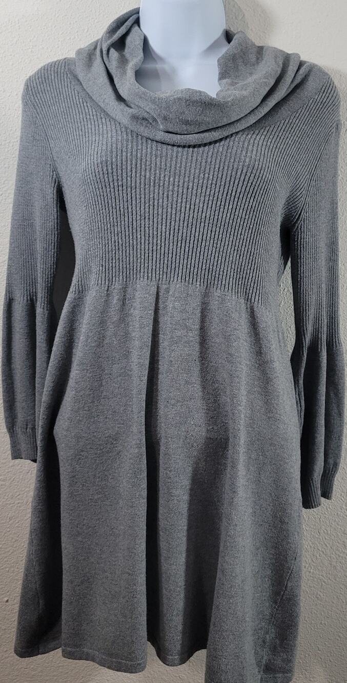 Jillian & Nicole Gray Cowl Neck Ribbed Bodice Top Small Lightweight Long Soft